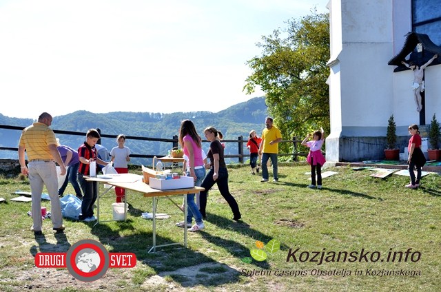 Otroci so ustvarjali v čudoviti naravi na Tinskem